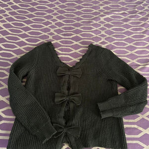 Black Bows Women’s Sweater